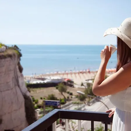Nocleg ze śniadaniem Incanto Di Luna Family Vieste